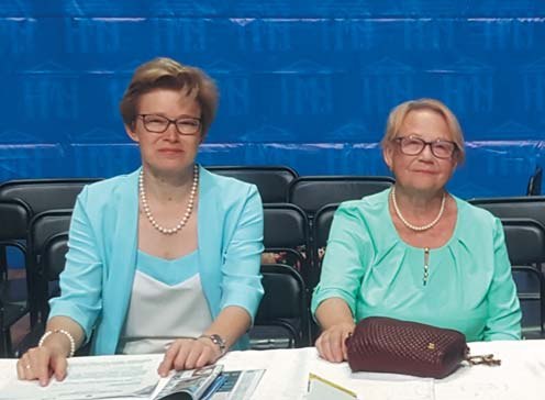 Під час випуску 2019 р. зі своєю наставницею – професором Ларисою Хоменко