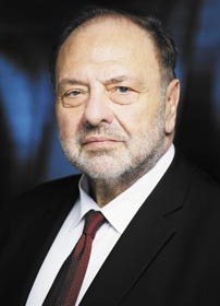 Ніколай Шарков, президент-елект FDI, відзначив важливість співпраці в стоматологічній галузі: «Наше партнерство з Dentsply Sirona продовжує бути рушійною силою в розвитку здоров'я порожнини рота в усьому світі. Разом ми не тільки підвищуємо обізнаність, але й створюємо стійкі рішення, орієнтовані на суспільство, що розширюють доступ до стоматологічного здоров'я».
