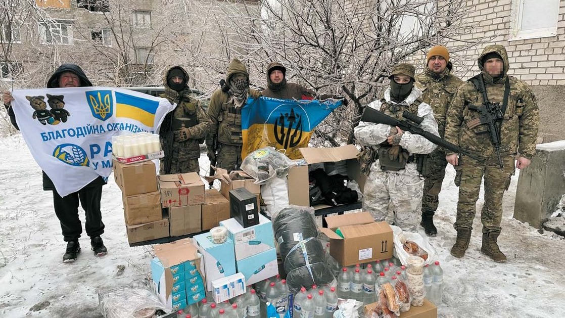 Допомога бійцям, що воюють на Донеччині.