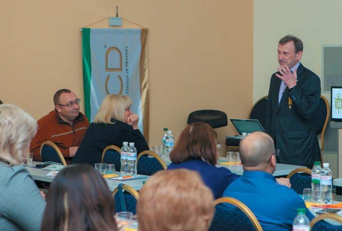 Презентація доктора Сергія Радлінського під назвою «Стерті зубні ряди: систематичне відновлення».