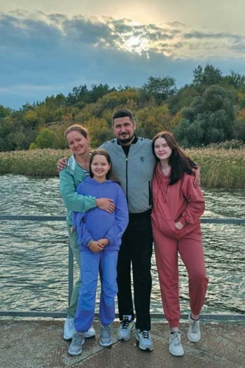Прогулянка біля Дніпра, жовтень 2024 року.