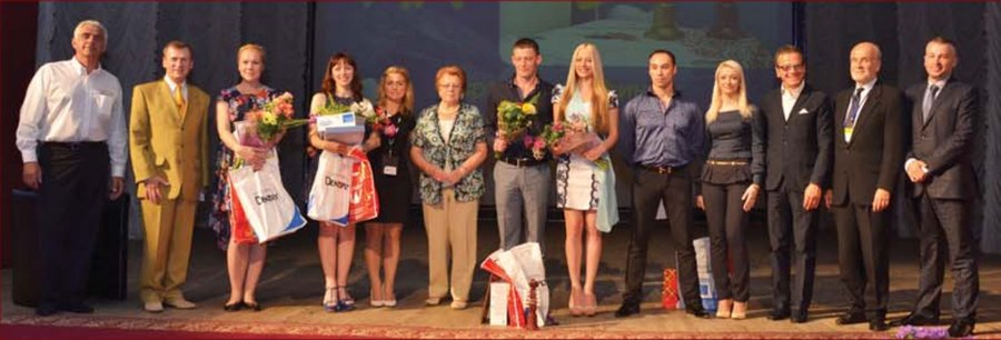 Учасники та гості Українського національного фіналу XX Призма-чемпіонату на сцені