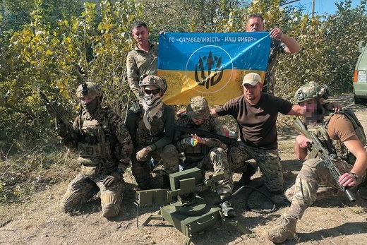 Волонтери і Збройні Сили України — це два крила, а посередині — Перемога!