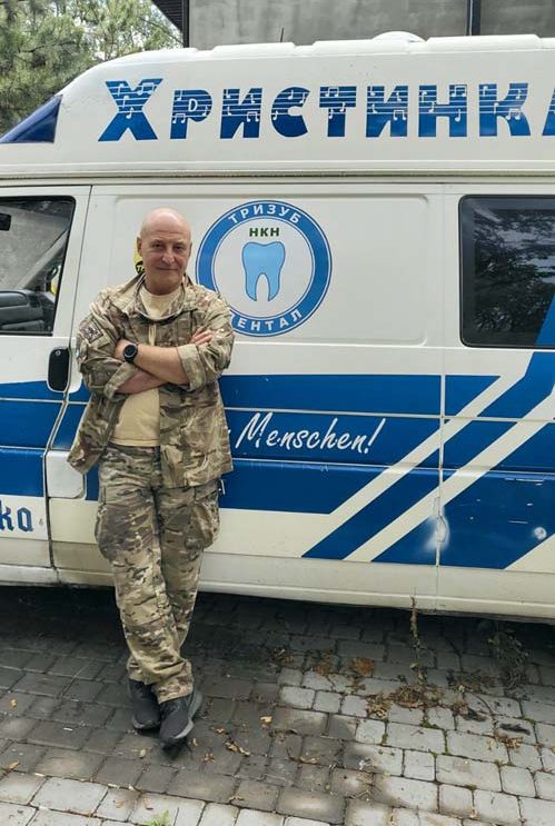 Волонтерський стоматологічний рух «ТриЗуб Дентал»: пересувні кабінети, комплекс «Слон» та лікарі-волонтери